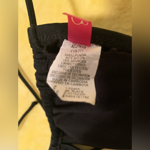 OP bikini top 🏖️👙 - Picture 3 of 3